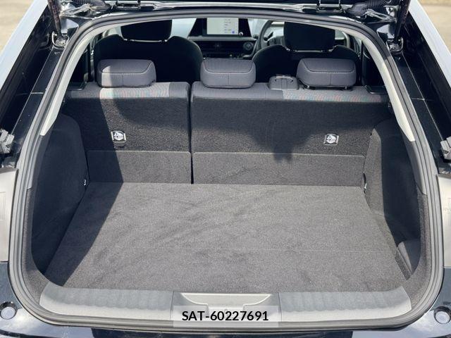 Toyota PRIUS PHV 2025-04 7223939-14