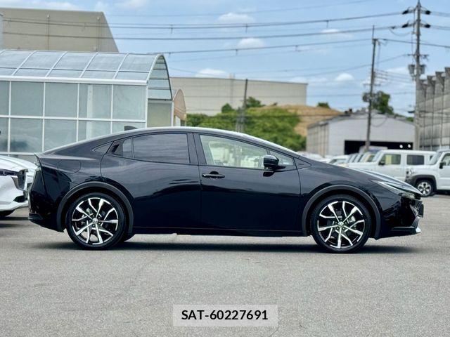 Toyota PRIUS PHV 2025-04 7223939-20