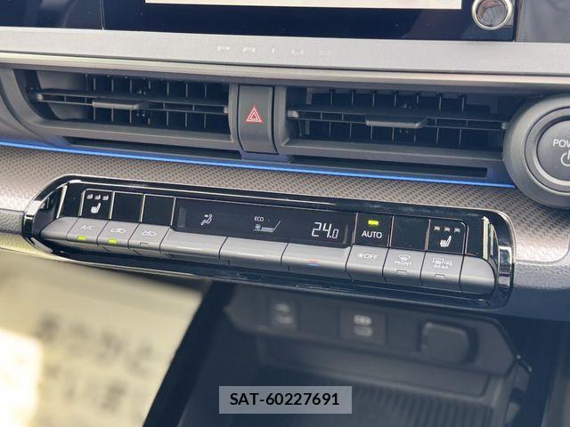 Toyota PRIUS PHV 2025-04 7223939-4