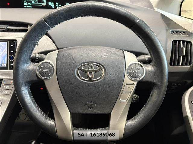 Toyota PRIUS PHV 2012-07 7223912-11