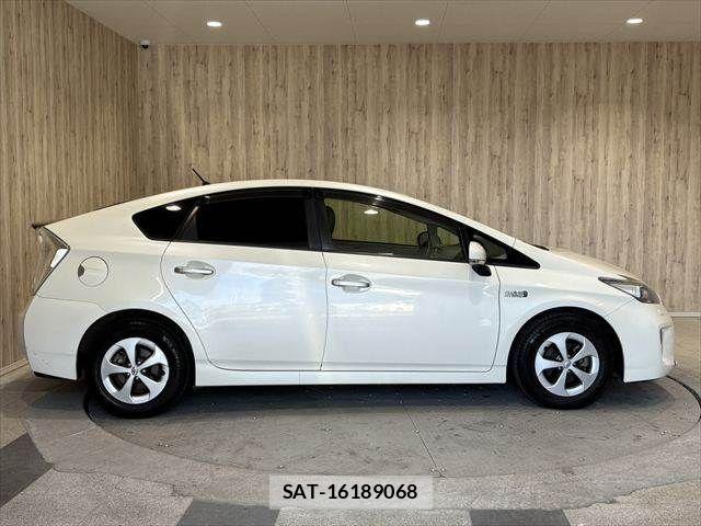 Toyota PRIUS PHV 2012-07 7223912-15