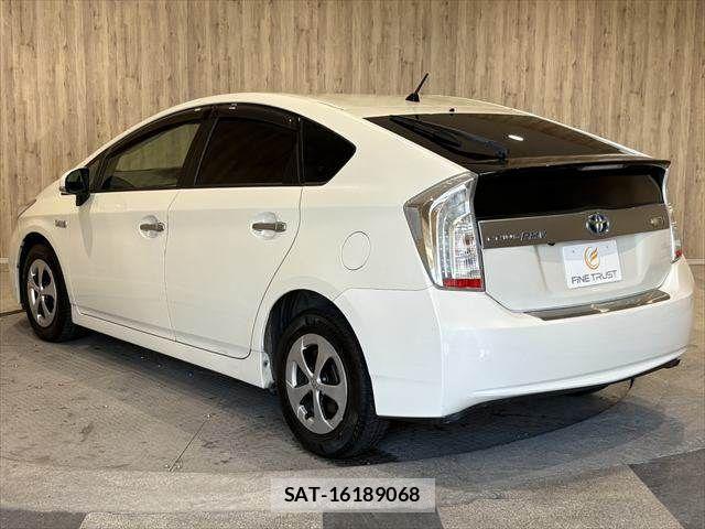 Toyota PRIUS PHV 2012-07 7223912-18