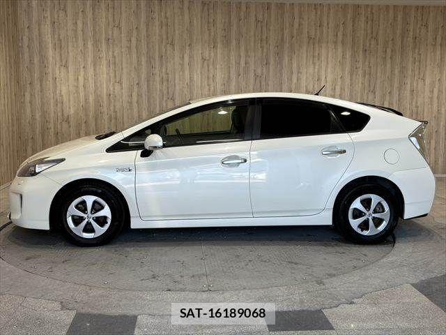 Toyota PRIUS PHV 2012-07 7223912-19