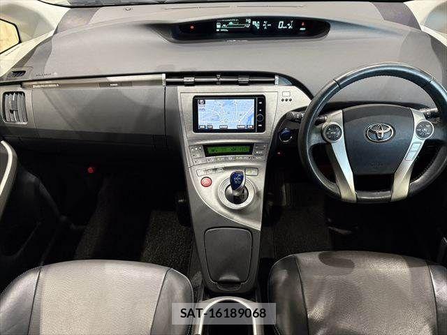 Toyota PRIUS PHV 2012-07 7223912-2