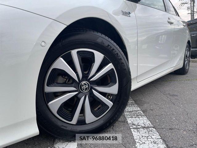Toyota PRIUS PHV 2017-05 7223921-12