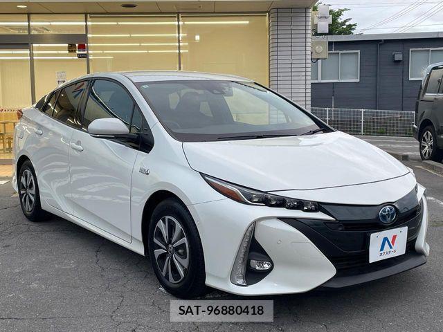 Toyota PRIUS PHV 2017-05 7223921-15
