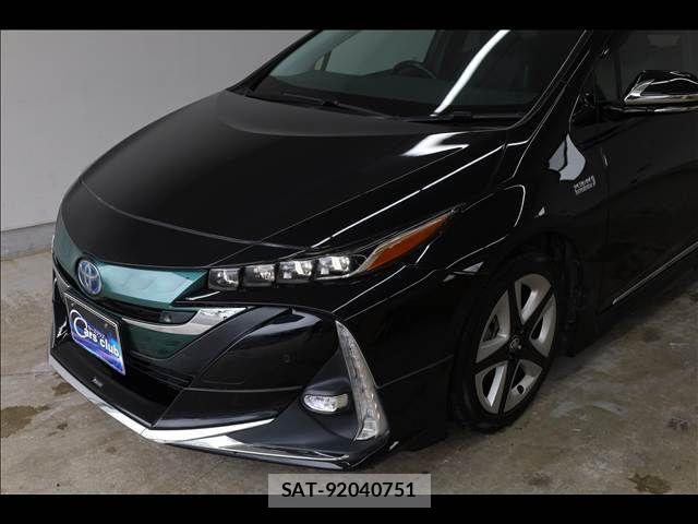 Toyota PRIUS PHV 2017-10 7223923-12