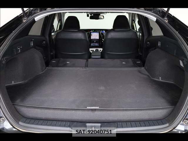 Toyota PRIUS PHV 2017-10 7223923-19