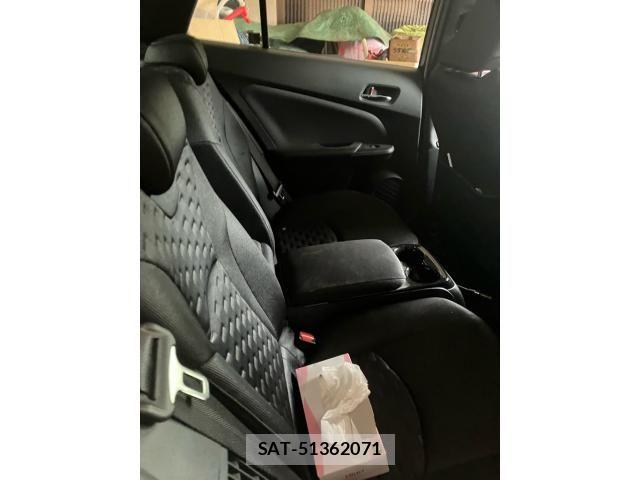Toyota PRIUS PHV 2017-06 7251992-12