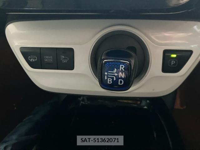 Toyota PRIUS PHV 2017-06 7251992-23