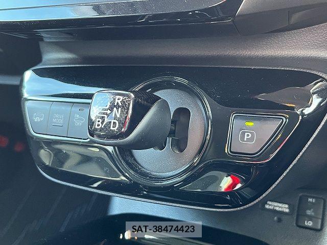 Toyota PRIUS PHV 2018-09 7251991-14
