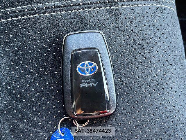 Toyota PRIUS PHV 2018-09 7251991-25