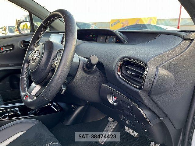 Toyota PRIUS PHV 2018-09 7251991-3