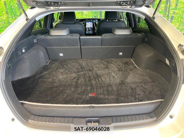Toyota PRIUS PHV 2018-04 7251993-9