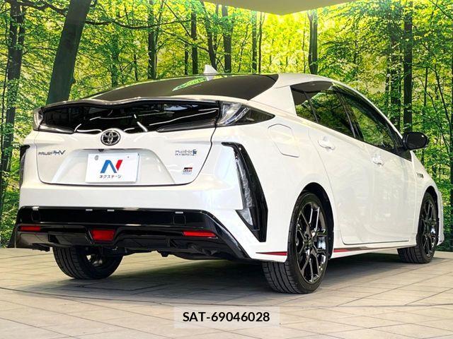 Toyota PRIUS PHV 2018-04 7251993-16