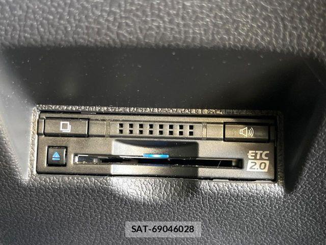 Toyota PRIUS PHV 2018-04 7251993-6