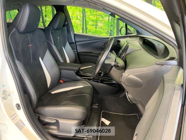 Toyota PRIUS PHV 2018-04 7251993-7