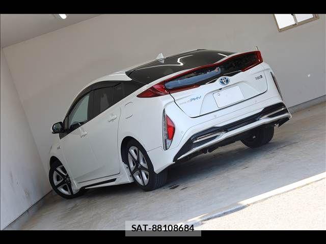 Toyota PRIUS PHV 2017-07 7272750-10