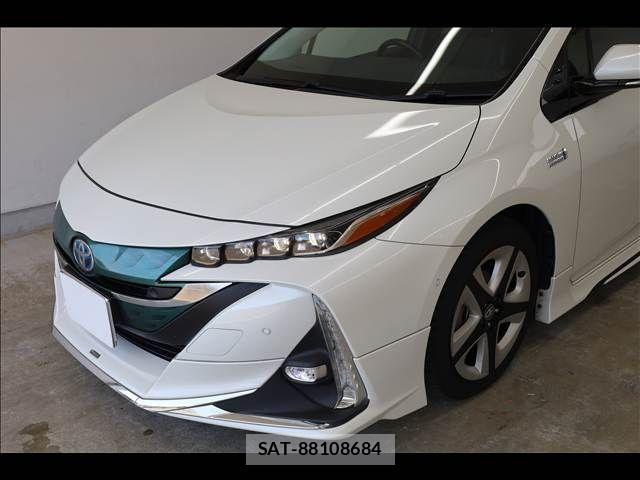 Toyota PRIUS PHV 2017-07 7272750-12