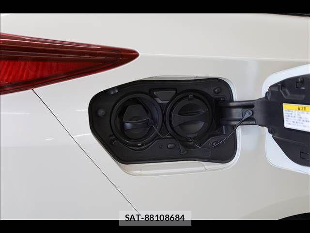 Toyota PRIUS PHV 2017-07 7272750-4