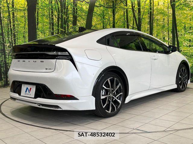 Toyota PRIUS PHV 2023-04 7272751-16