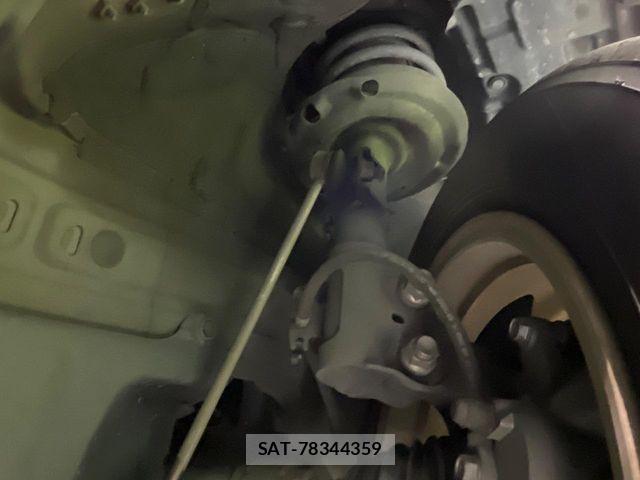 Toyota PRIUS PHV 2017-03 7329570-18