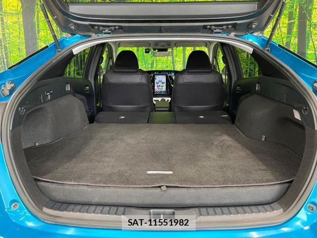 Toyota PRIUS PHV 2017-03 7329569-10