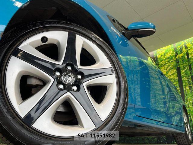 Toyota PRIUS PHV 2017-03 7329569-12