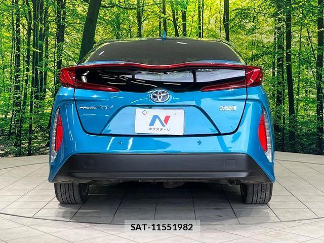 Toyota PRIUS PHV 2017-03 7329569-14