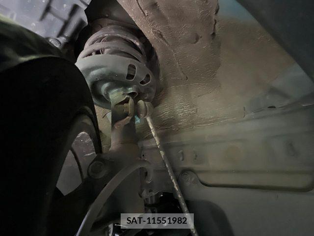 Toyota PRIUS PHV 2017-03 7329569-19