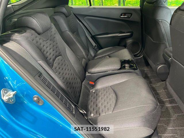 Toyota PRIUS PHV 2017-03 7329569-8