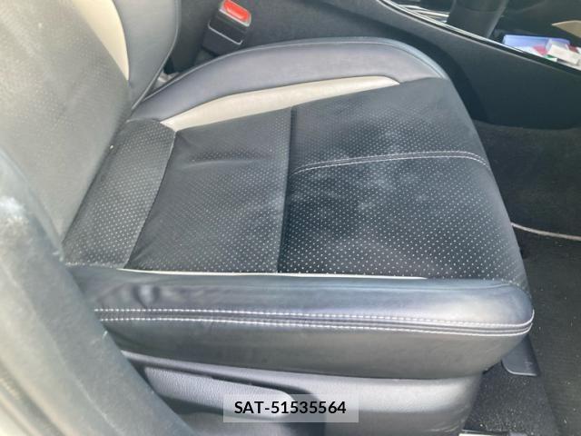 Toyota PRIUS PHV 2018-04 7329571-14