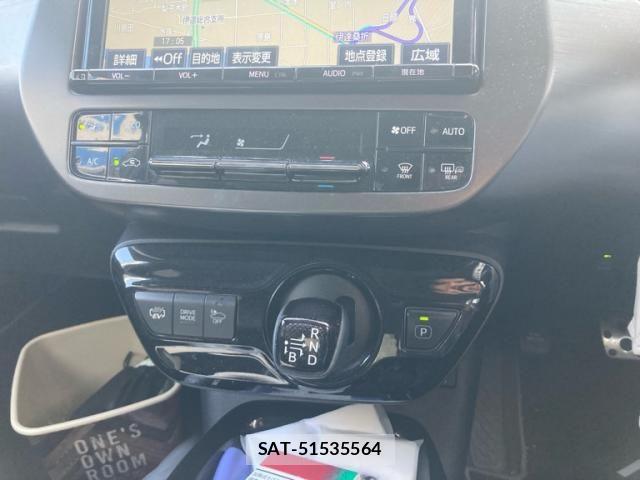 Toyota PRIUS PHV 2018-04 7329571-21
