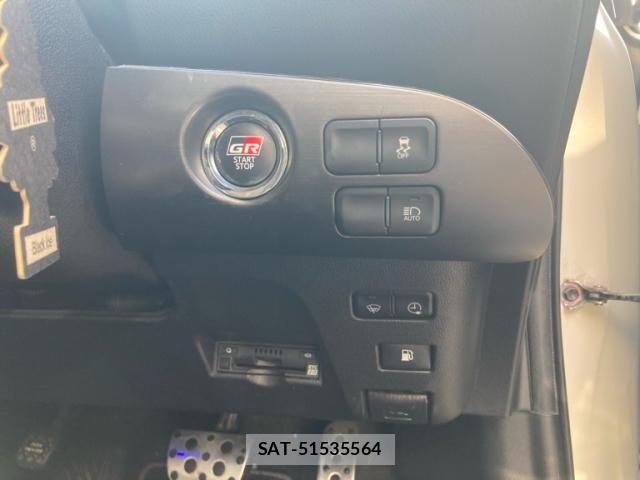 Toyota PRIUS PHV 2018-04 7329571-25