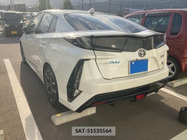 Toyota PRIUS PHV 2018-04 7329571-6