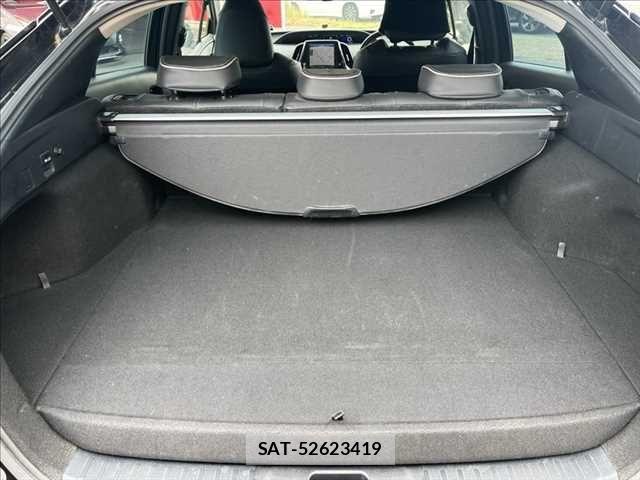 Toyota PRIUS PHV 2019-06 7329568-9