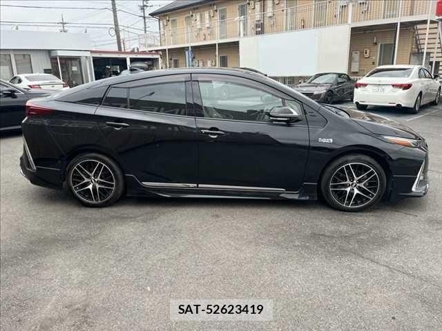Toyota PRIUS PHV 2019-06 7329568-17