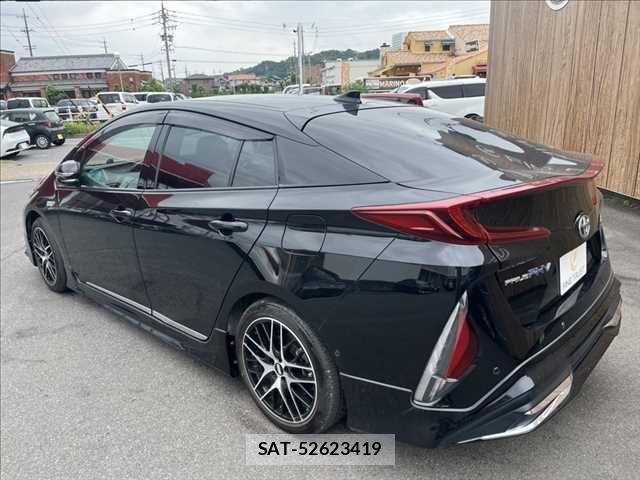 Toyota PRIUS PHV 2019-06 7329568-20