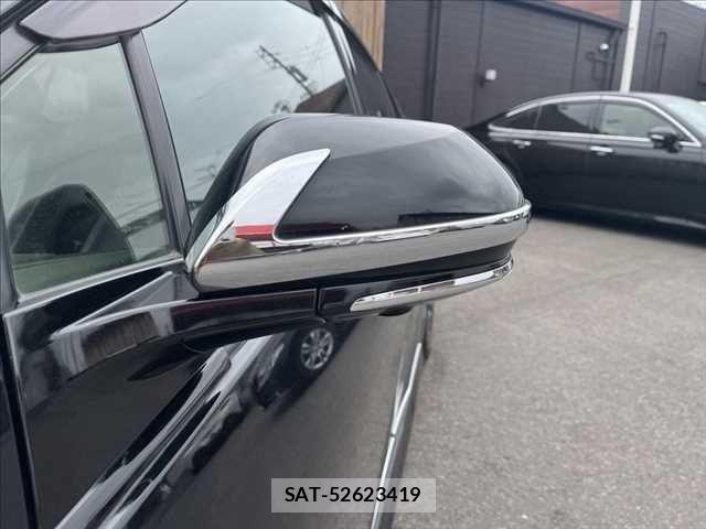 Toyota PRIUS PHV 2019-06 7329568-26
