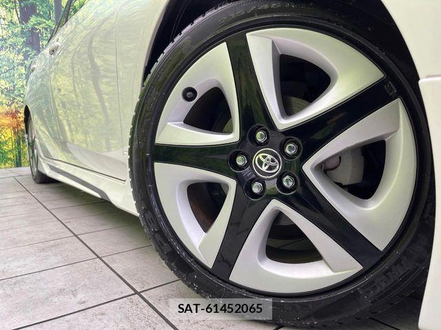 Toyota PRIUS PHV 2018-11 7329565-12