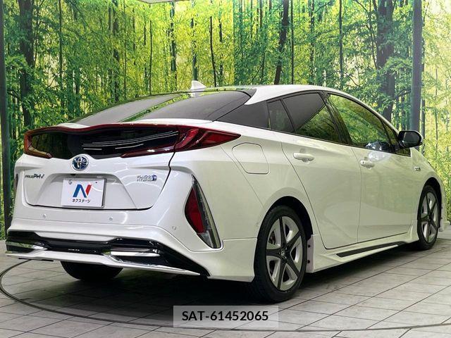 Toyota PRIUS PHV 2018-11 7329565-16