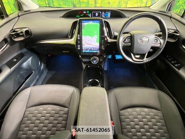 Toyota PRIUS PHV 2018-11 7329565-1