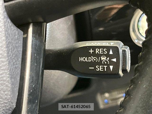 Toyota PRIUS PHV 2018-11 7329565-6