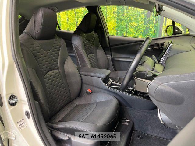 Toyota PRIUS PHV 2018-11 7329565-7