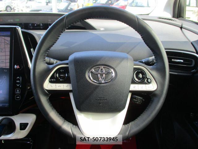 Toyota PRIUS PHV 2017-09 7329559-16