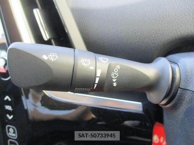 Toyota PRIUS PHV 2017-09 7329559-19