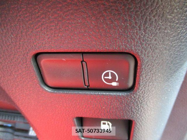 Toyota PRIUS PHV 2017-09 7329559-26