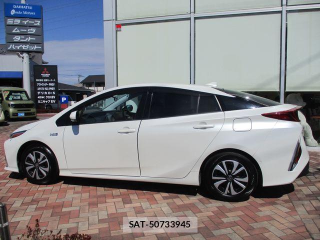Toyota PRIUS PHV 2017-09 7329559-2