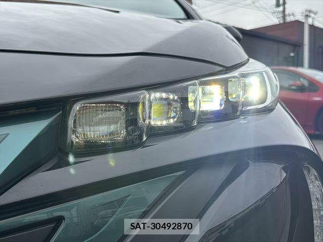 Toyota PRIUS PHV 2017-07 7359421-13