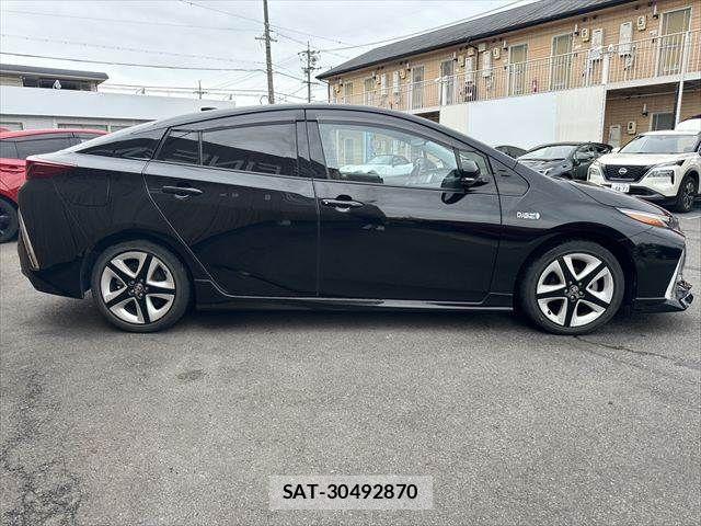 Toyota PRIUS PHV 2017-07 7359421-18
